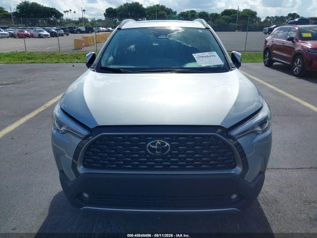 2024 TOYOTA COROLLA CROSS XLE 12
