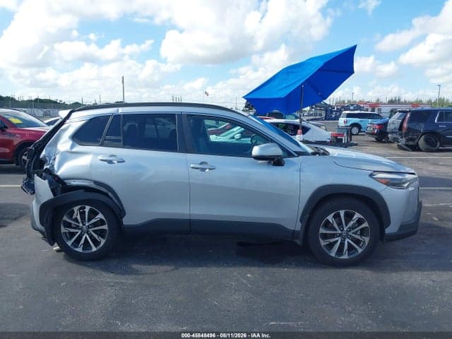 2024 TOYOTA COROLLA CROSS XLE 13
