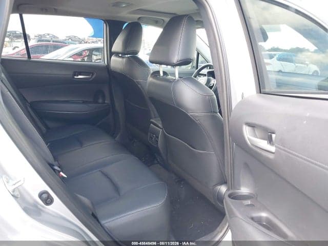 2024 TOYOTA COROLLA CROSS XLE 8