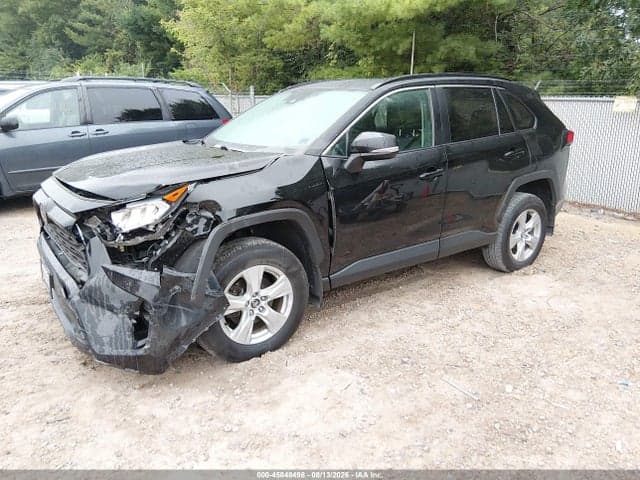 2021 TOYOTA RAV4 XLE 2