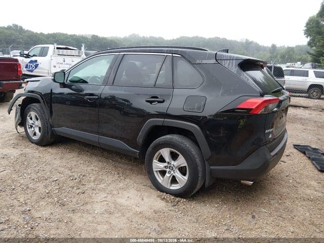 2021 TOYOTA RAV4 XLE 3