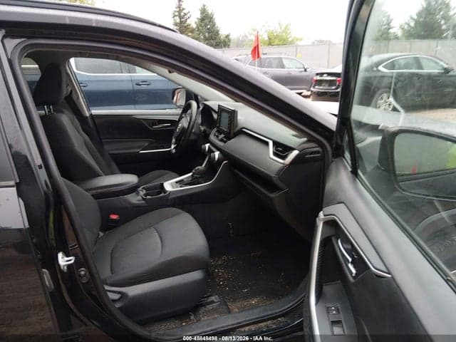 2021 TOYOTA RAV4 XLE 5