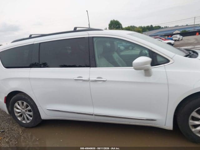 2017 CHRYSLER PACIFICA TOURING-L 14