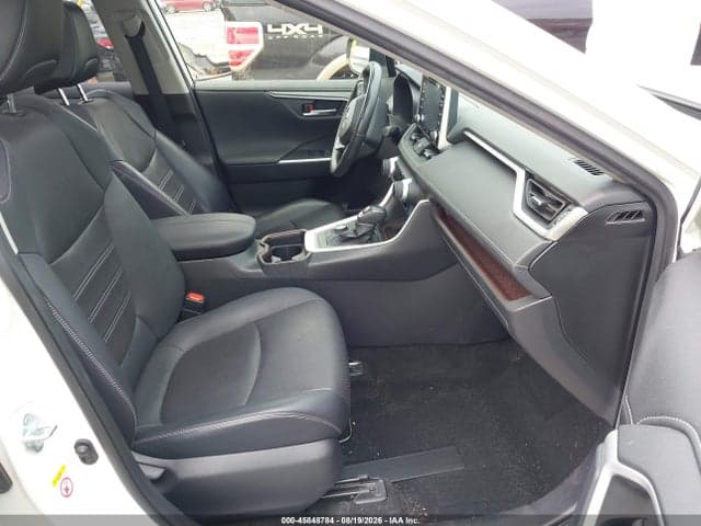 2019 TOYOTA RAV4 LIMITED 5