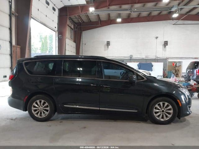 2017 CHRYSLER PACIFICA TOURING-L 14