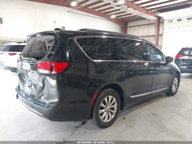2017 CHRYSLER PACIFICA TOURING-L 4