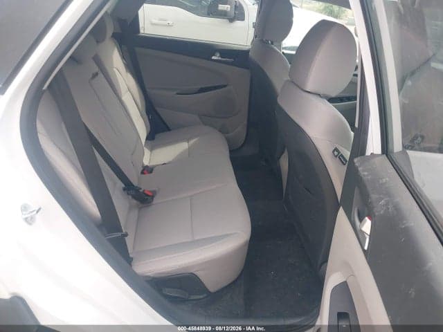 2021 HYUNDAI TUCSON SE 8