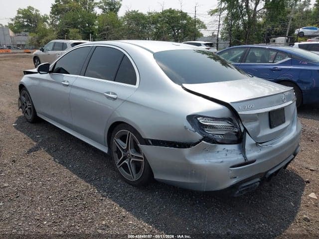 2017 MERCEDES-BENZ E 300 4MATIC 3