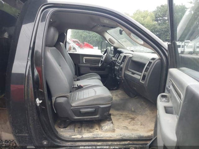 2018 RAM 5500 CHASSIS TRADESMAN/SLT 5