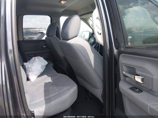 2017 RAM 1500 SLT 4X2 6'4 BOX 8