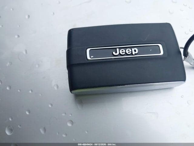 2025 JEEP GRAND CHEROKEE 4XE 11
