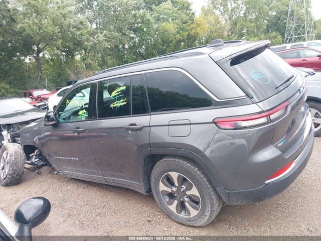 2025 JEEP GRAND CHEROKEE 4XE 14