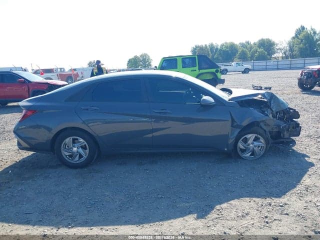 2024 HYUNDAI ELANTRA SE 14