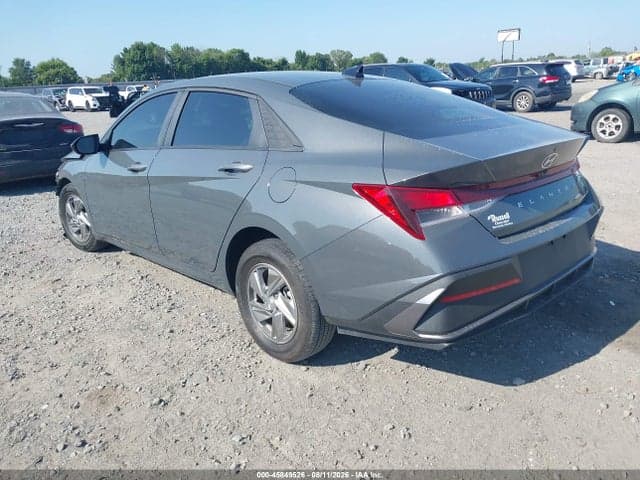 2024 HYUNDAI ELANTRA SE 3