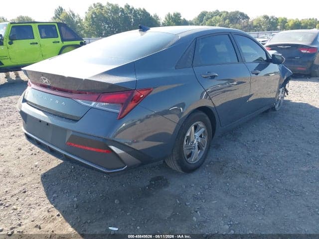 2024 HYUNDAI ELANTRA SE 4