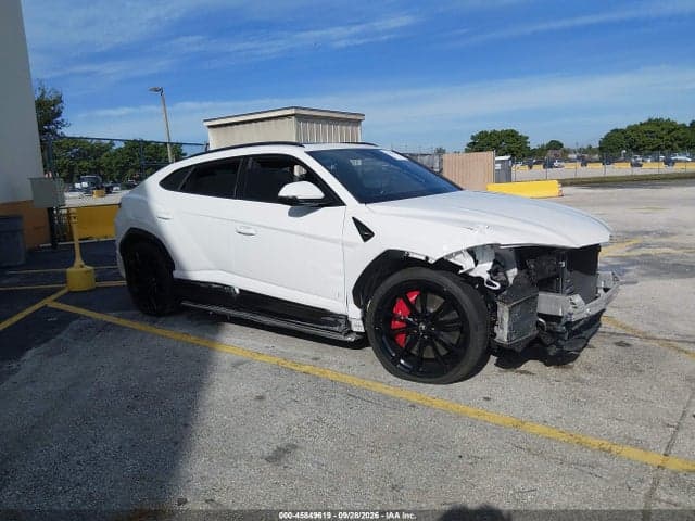 2019 LAMBORGHINI URUS 1