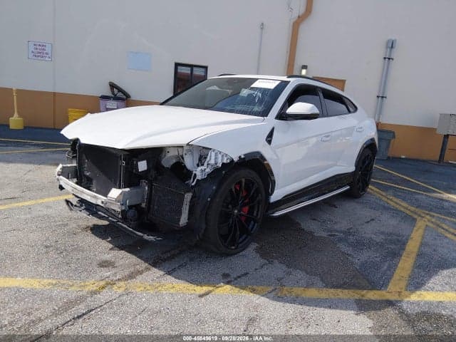 2019 LAMBORGHINI URUS 2