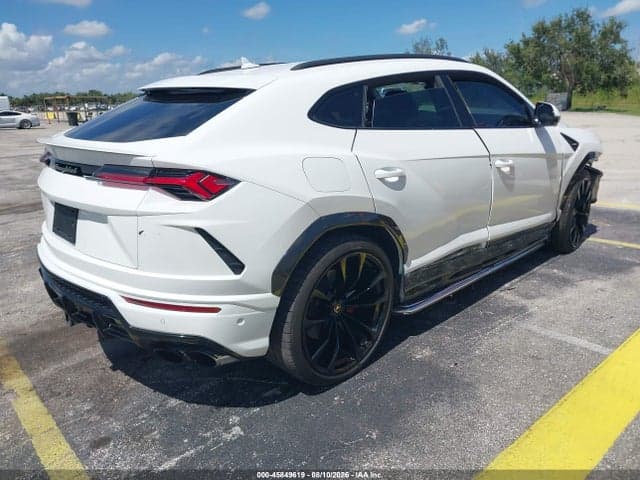 2019 LAMBORGHINI URUS 4