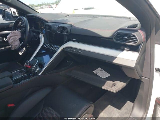 2019 LAMBORGHINI URUS 5
