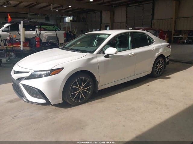 2023 TOYOTA CAMRY SE 2