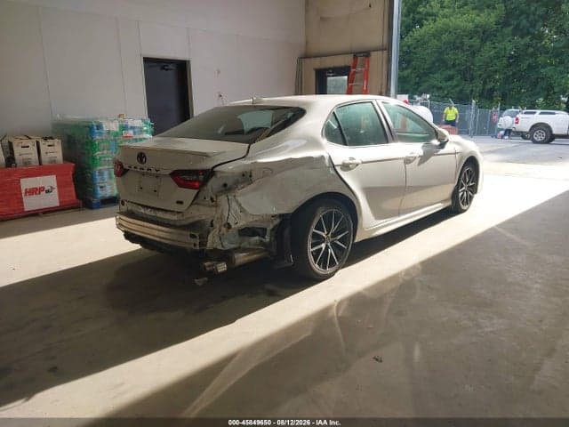 2023 TOYOTA CAMRY SE 4