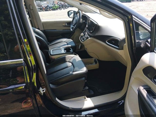 2024 CHRYSLER PACIFICA TOURING L 5