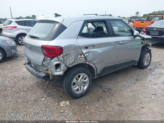 2021 HYUNDAI VENUE SE 4