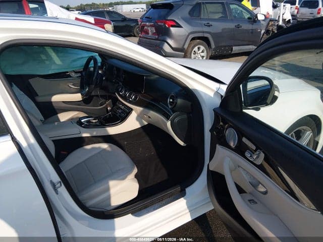 2017 MERCEDES-BENZ E 300 5