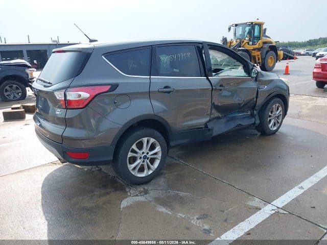 2017 FORD ESCAPE SE 4