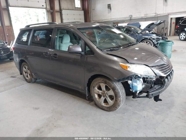 2017 TOYOTA SIENNA LE 8 PASSENGER 1