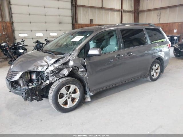 2017 TOYOTA SIENNA LE 8 PASSENGER 2