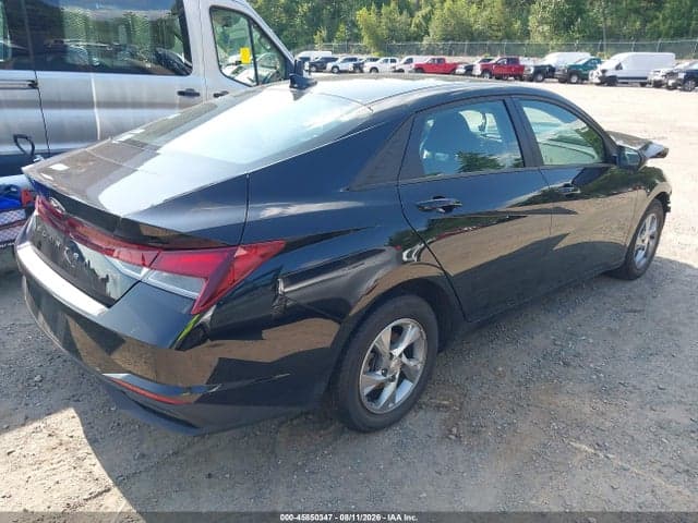 2022 HYUNDAI ELANTRA SE 4