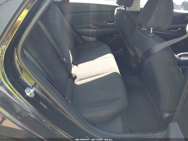 2022 HYUNDAI ELANTRA SE 8