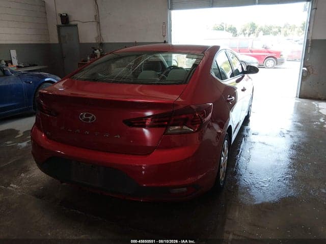 2019 HYUNDAI ELANTRA SE 4