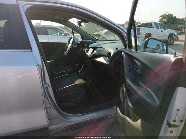 2019 CHEVROLET TRAX LT 5