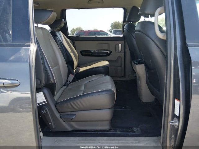2017 KIA SEDONA SX 8