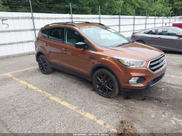 2017 FORD ESCAPE SE 1