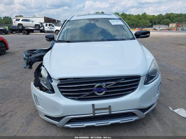 2017 VOLVO XC60 T6 DYNAMIC 12