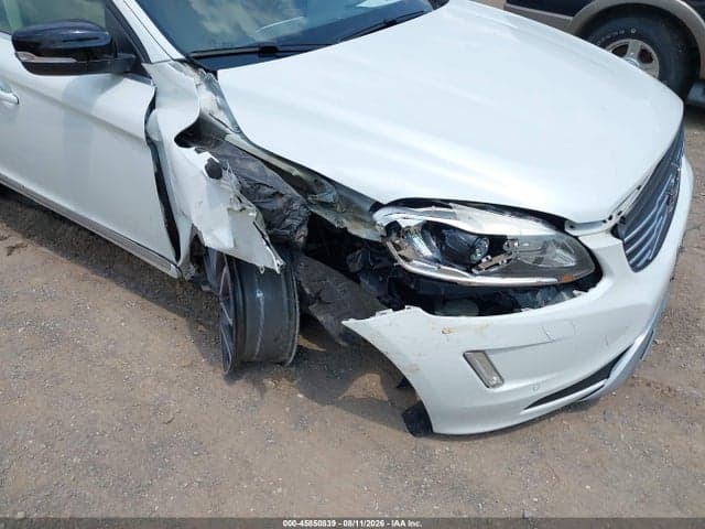 2017 VOLVO XC60 T6 DYNAMIC 6