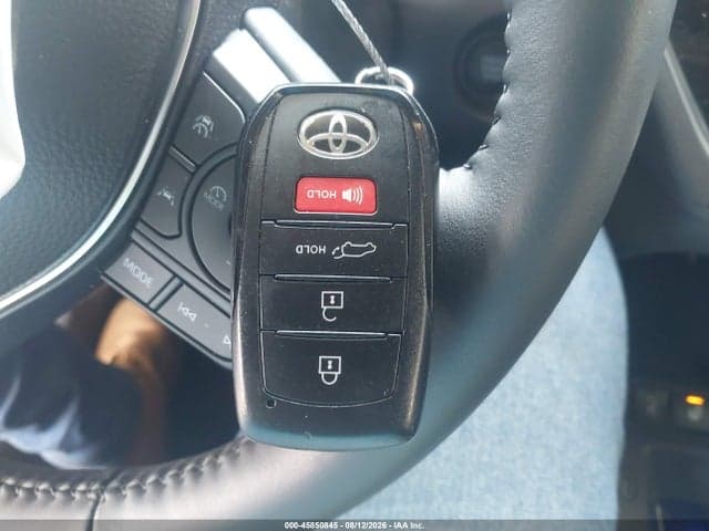 2026 TOYOTA COROLLA CROSS XLE 11