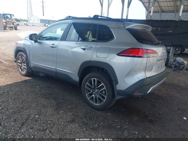 2026 TOYOTA COROLLA CROSS XLE 3