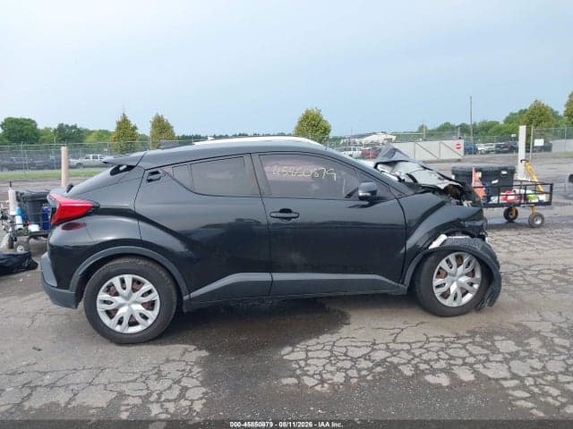2020 TOYOTA C-HR LE 14