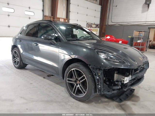 2021 PORSCHE MACAN 1