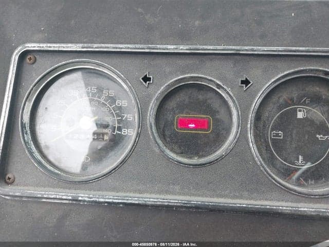 1985 CHEVROLET P30 7