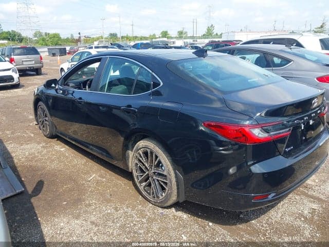 2026 TOYOTA CAMRY XLE 3