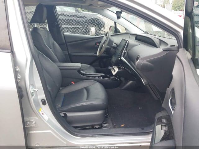 2018 TOYOTA PRIUS FOUR 5