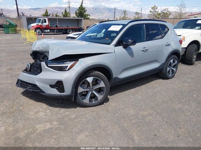 2024 VOLVO XC40 B5 PLUS DARK THEME 2