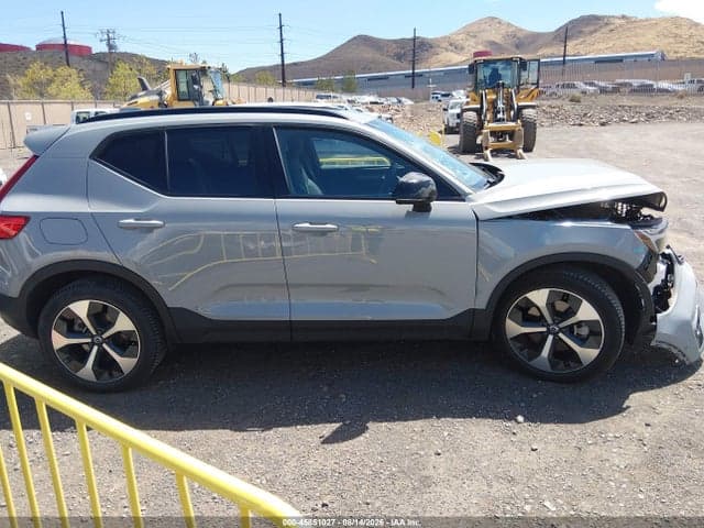 2024 VOLVO XC40 B5 PLUS DARK THEME 16