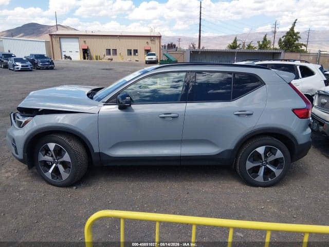 2024 VOLVO XC40 B5 PLUS DARK THEME 17