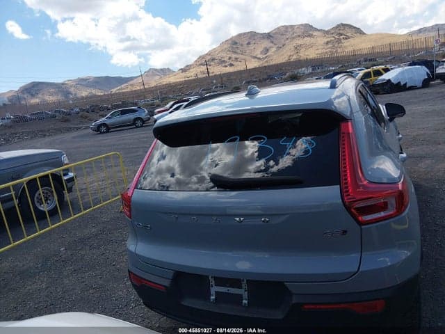 2024 VOLVO XC40 B5 PLUS DARK THEME 19